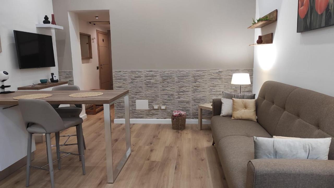 Marina Apartments กาตันซาโร ภายนอก รูปภาพ